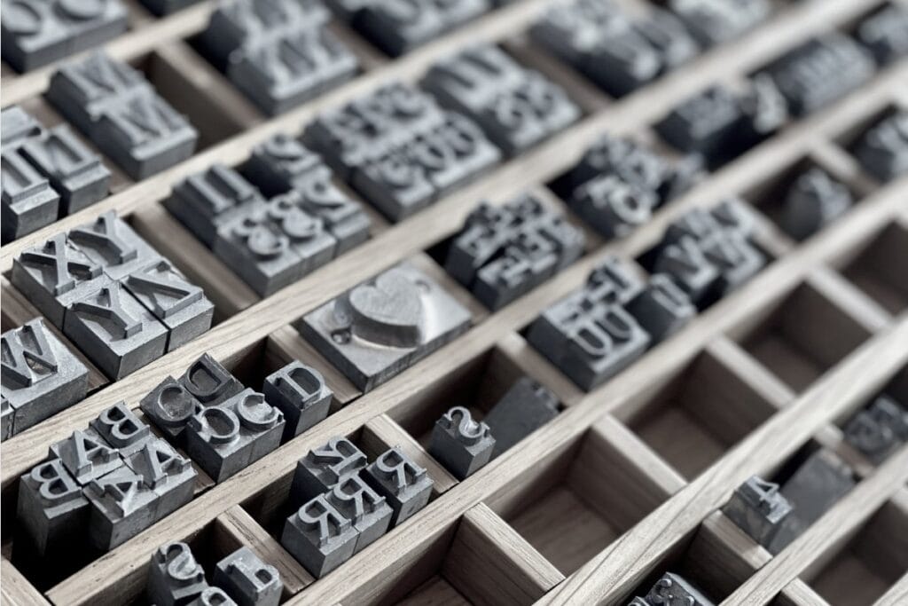 Setzkasten mit Buchstaben